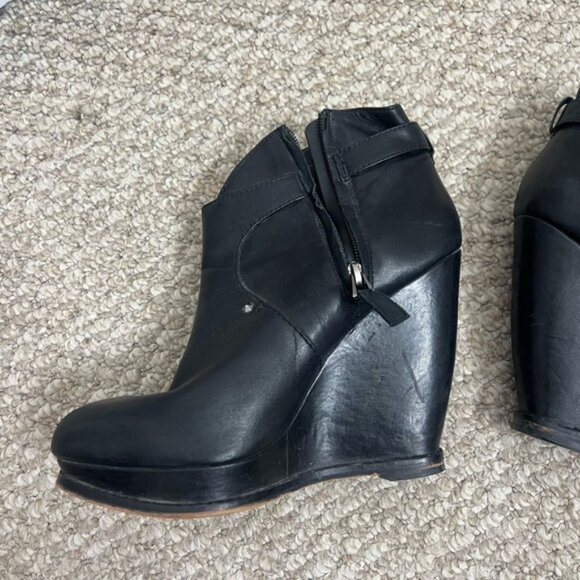 Sam Edelman Womens DALTON Booties Size 8 Black Leather Buckle Strap Wedge Heel - Picture 6 of 11